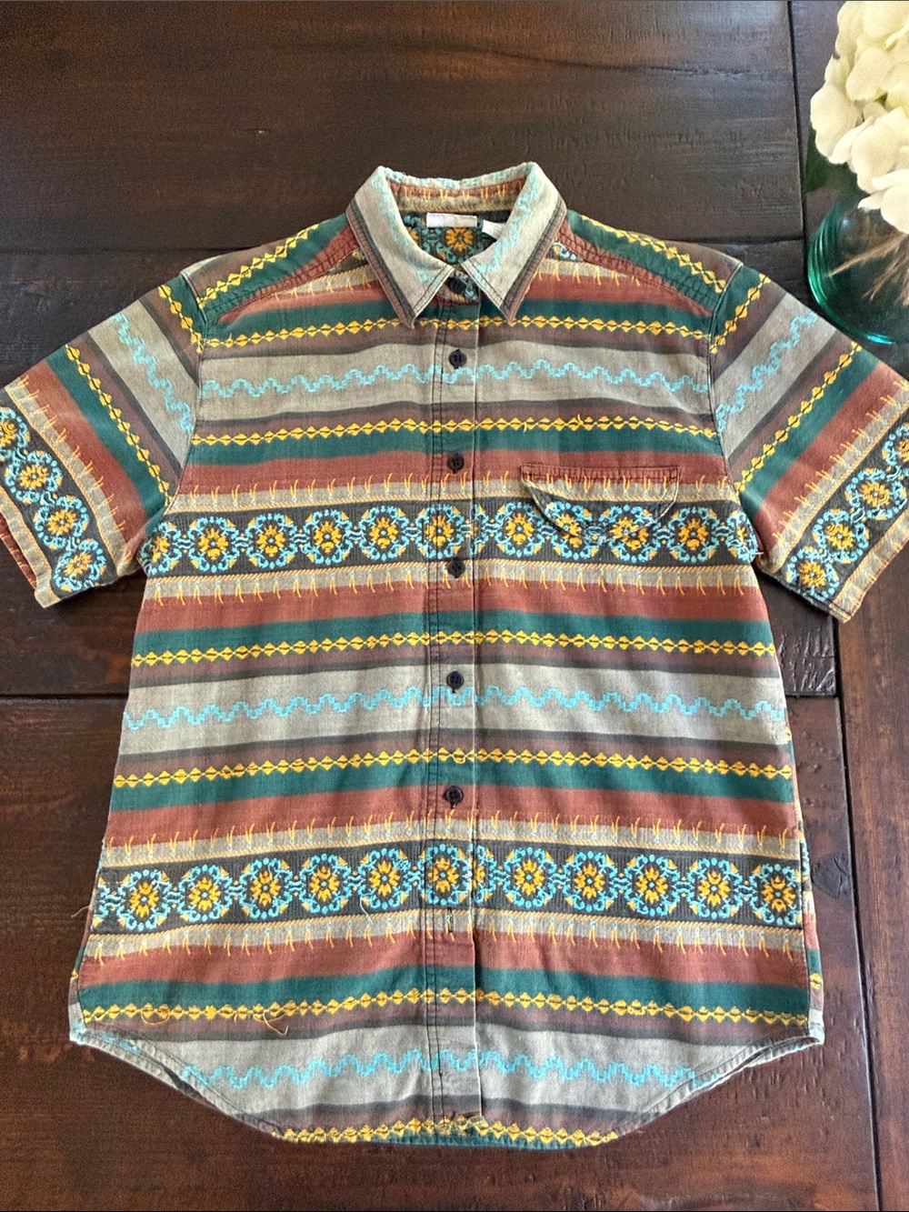 Vintage Southwestern Aztec Boho Embroidered Short Sleeve Button Down Shirt M⁠